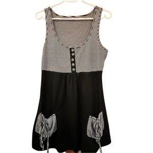 Cute dress with POCKETS!